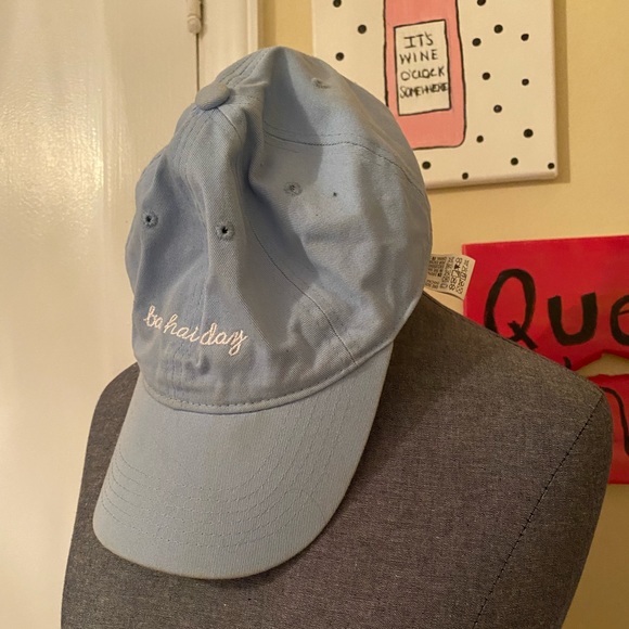 Woman’s Baseball Hat OneSize - Picture 5 of 13